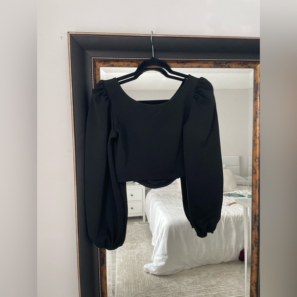 PrettyLittleThing BLACK BINDING BALLOON SLEEVE CROP TOP - Picture 4 of 5